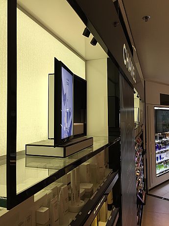 Chanel Shop, Singapore airport; LED Luc