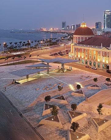 Museu da Moda, Luanda; LED Lightline VA
