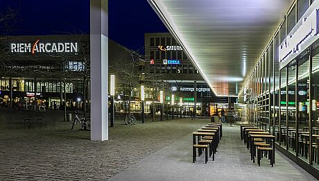 Riem-Arcaden, München; LED HL